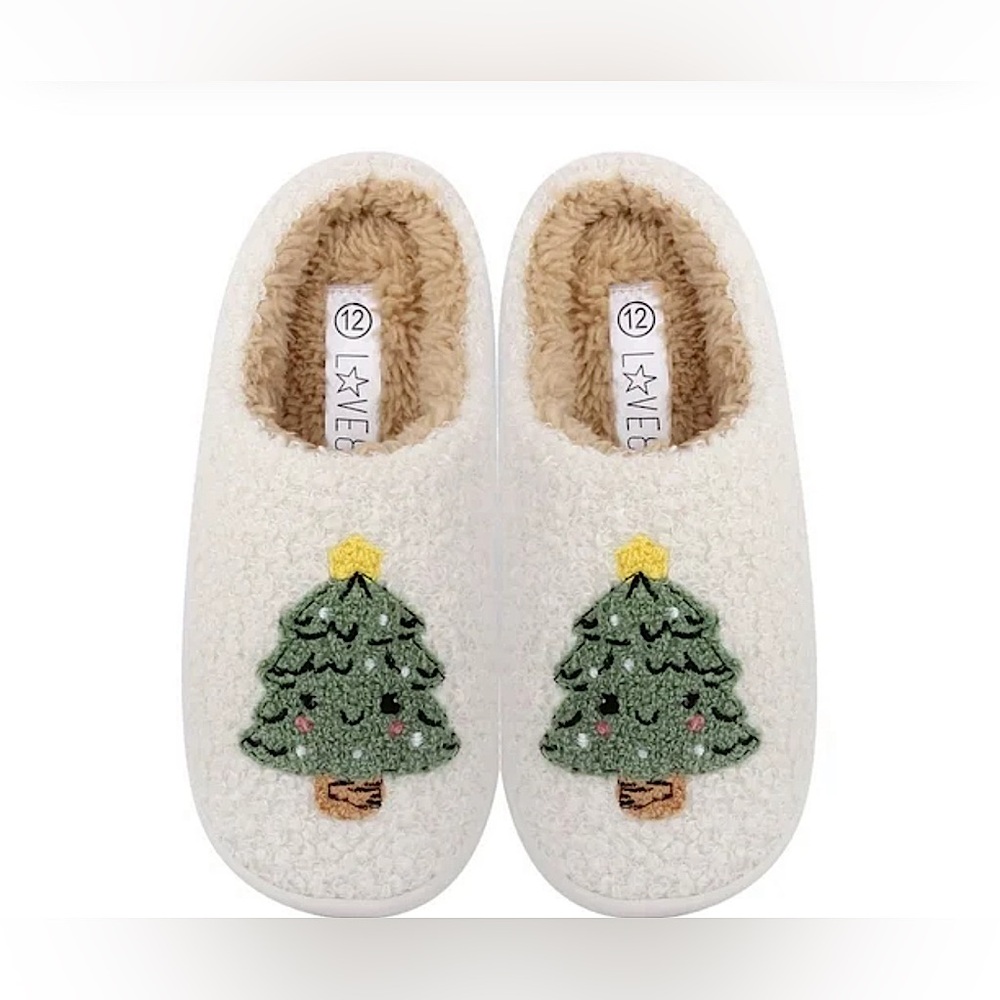 NWT Love 83 Girls Sherpa Christmas Tree Slippers